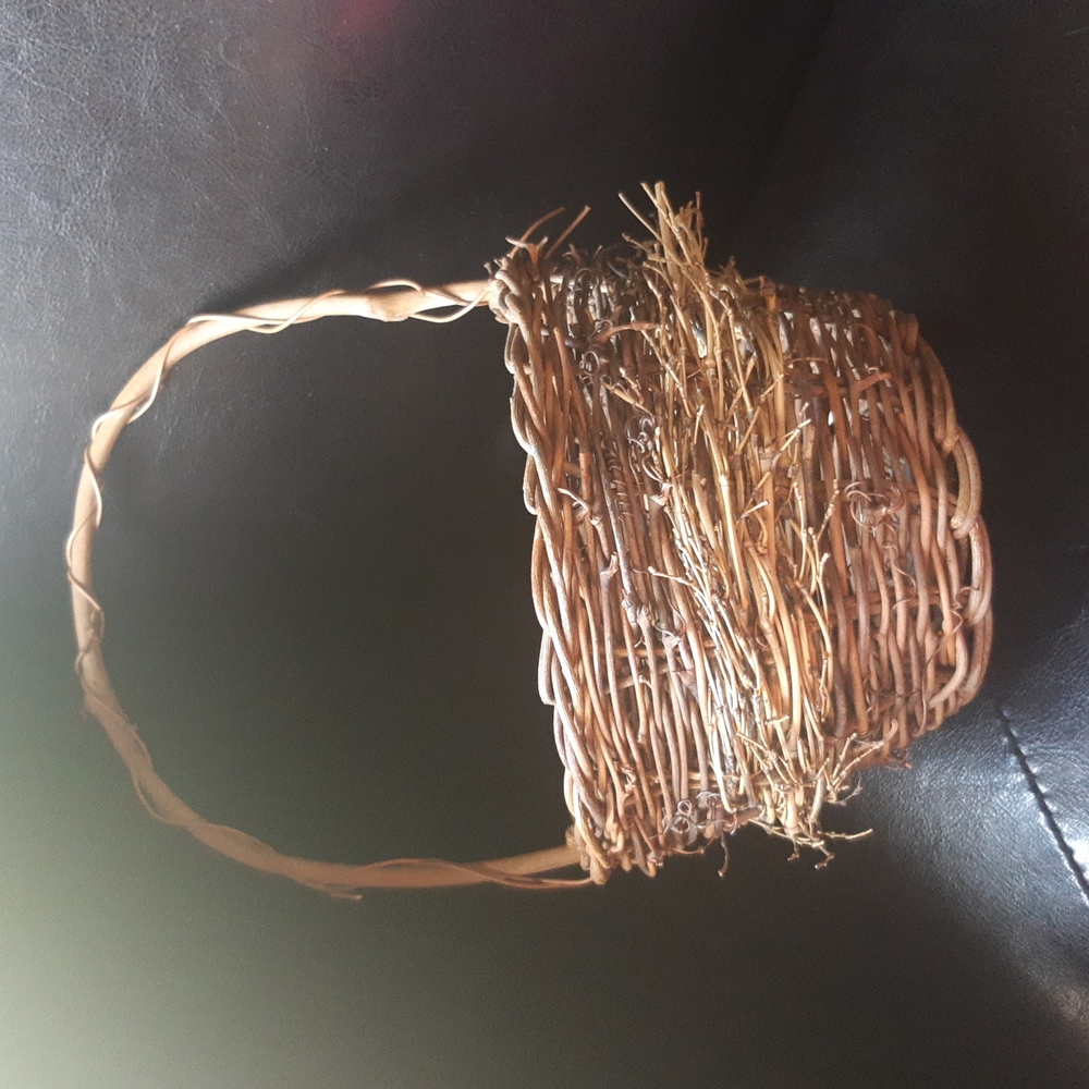 Wicket Basket Circle with Handle